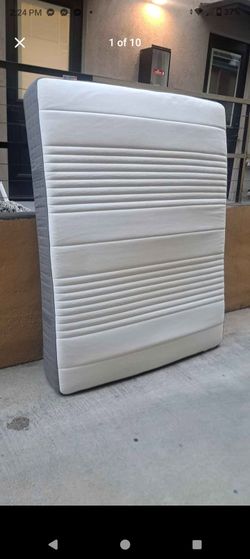 Ikea Queen Size HAUGSVAR 12" Hybird Mattress.