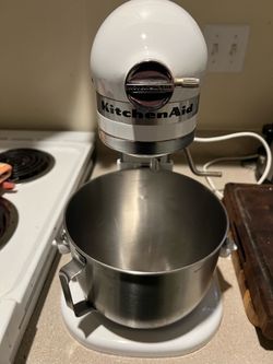 MOVING SALE: 5 Quart Kitchen Aid Heavy Duty Mixer