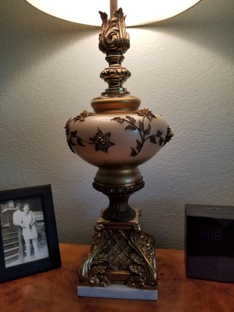 Mid century modern Vintage Regency ? Lamps, pair