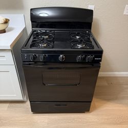 Black 30” GE Hotpoint Oven