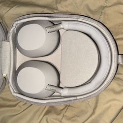 SONY WHXM5 Headphones