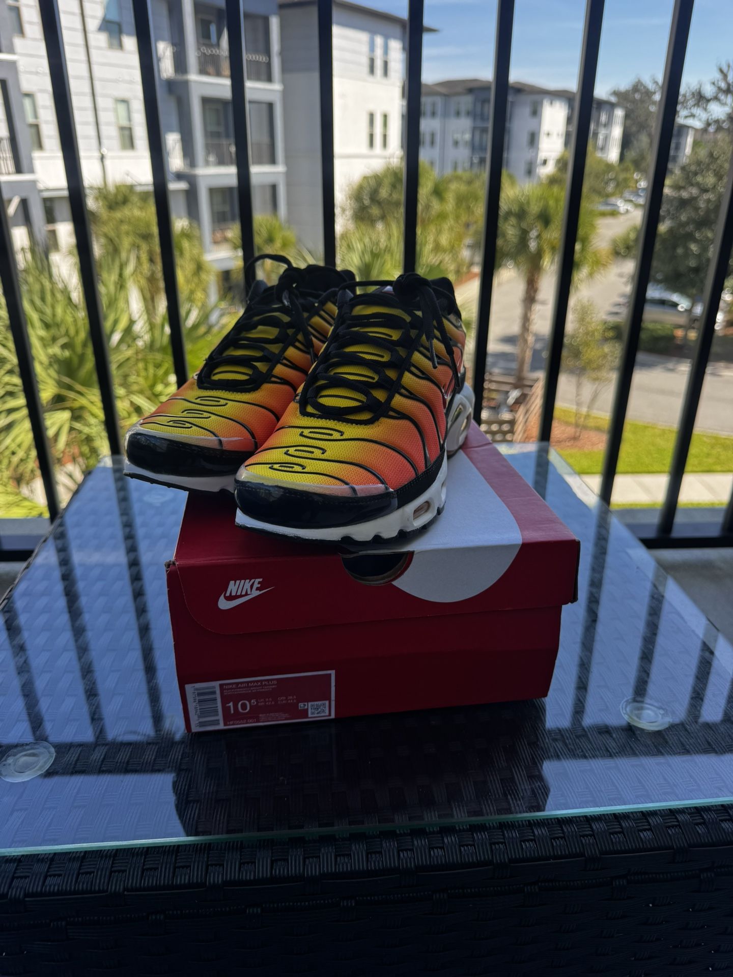 Nike air max plus (sunset) ( PLEASE READ DESCRIPTION)