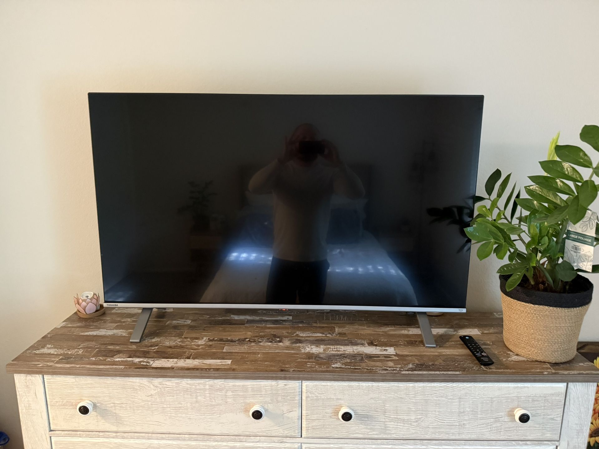 Almost NEW Toshiba Smart Tv