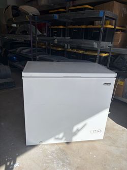 Magic chef deep freezer