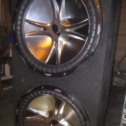 2- KICKER COMPETITION 15'S WITH PORTED BOX