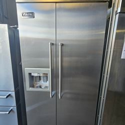 42" VIKING BUILT IN STAINLESS STEEL REFRIGERATOR 