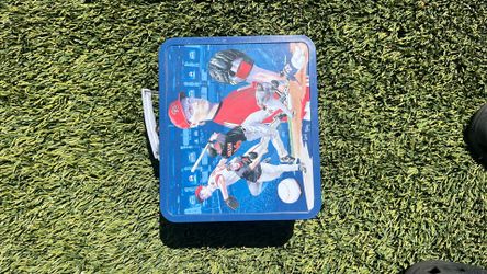Tin lunchbox collectors