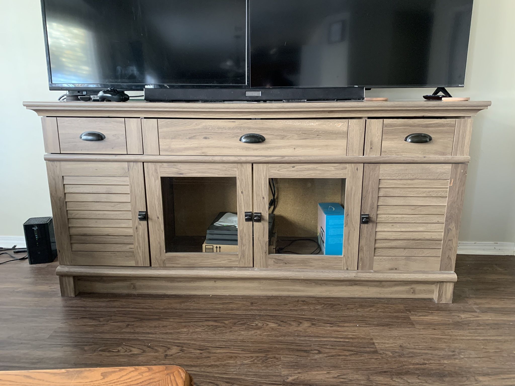 TV Stand - Entertainment Center 