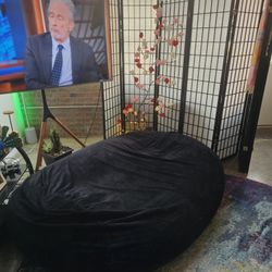 Giant '6 Bean Bag - Black Microfiber