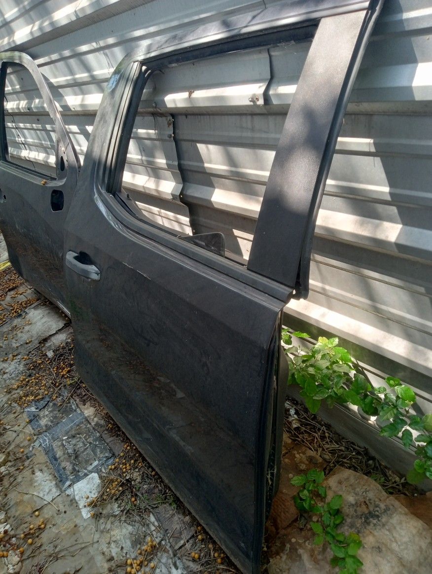 2019-2024 GMC SIERRA 1500 CREW CAB REAR RIGHT SIDE EXTERIOR DOOR BLACK OEM