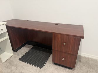 Free Desk