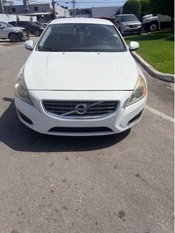 Volvo s60 2013  low millas
