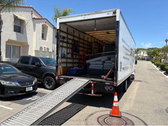 🚛Moves!