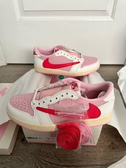 Size: W 9 / M 7.5 - Travis Scott - Tropical Pink