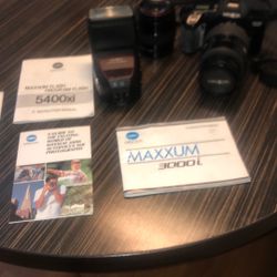 Minolta Maxxum 3000i W/flash And Manuals