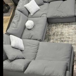 Modular Cloud Sectional Couch Bob's Dream 5pc  Delivery Available 