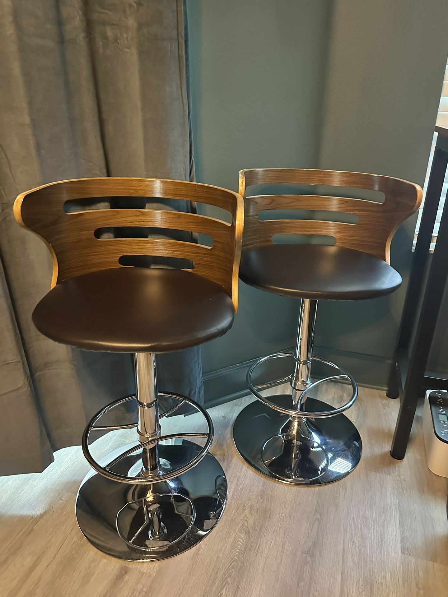 Barstools (set of 2) 