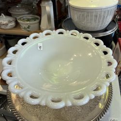 Milk Glass Bowl. PLEASE READ DESCRIPTION 