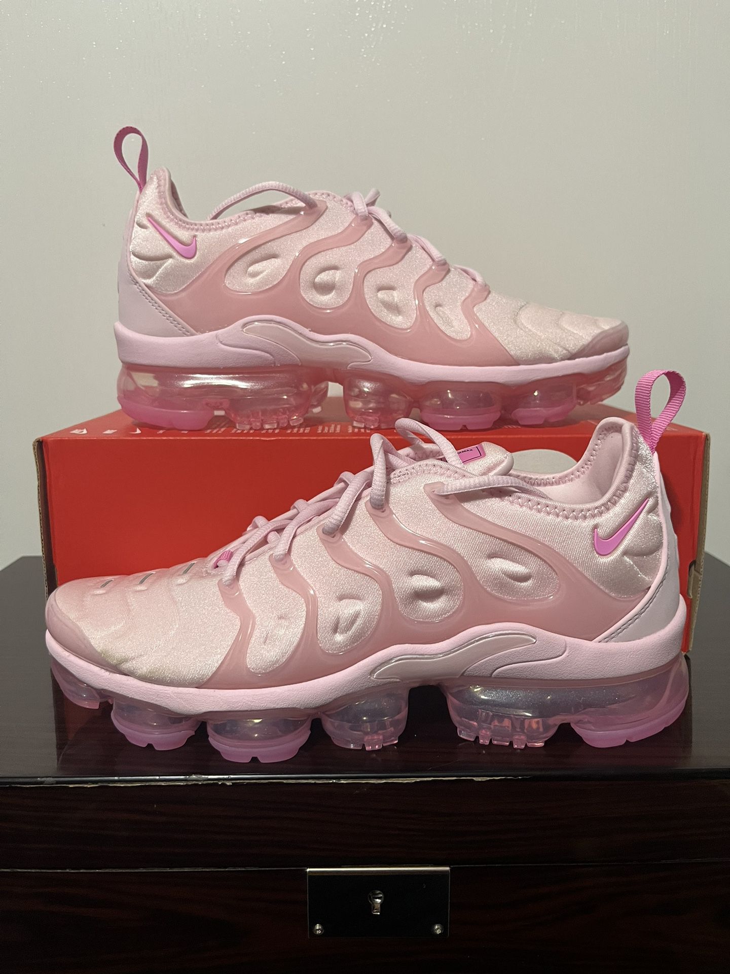 Nike Air Vapor Max Plus Women’s Size 10 Men's 8.5 Pink Foam FZ3614-686 Running