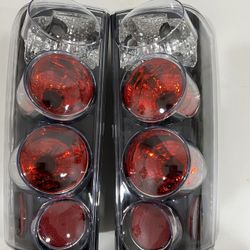 GMC Savana/Chevrolet Express 3500 96-02 Tail Lights 