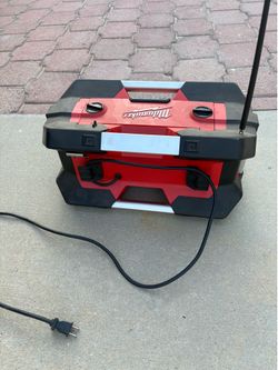 Milwaukee Jobsite Radio - Model 2790-20