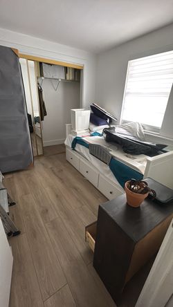 Vendo cama Full/ sofa-cama / Mattress included.