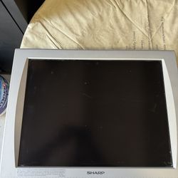 20in Non Smart Tv $30 Or Best Cash Offer 