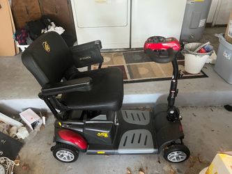 Mobility scooter with SUV/truck lift