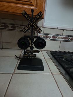 Railroad crossing light