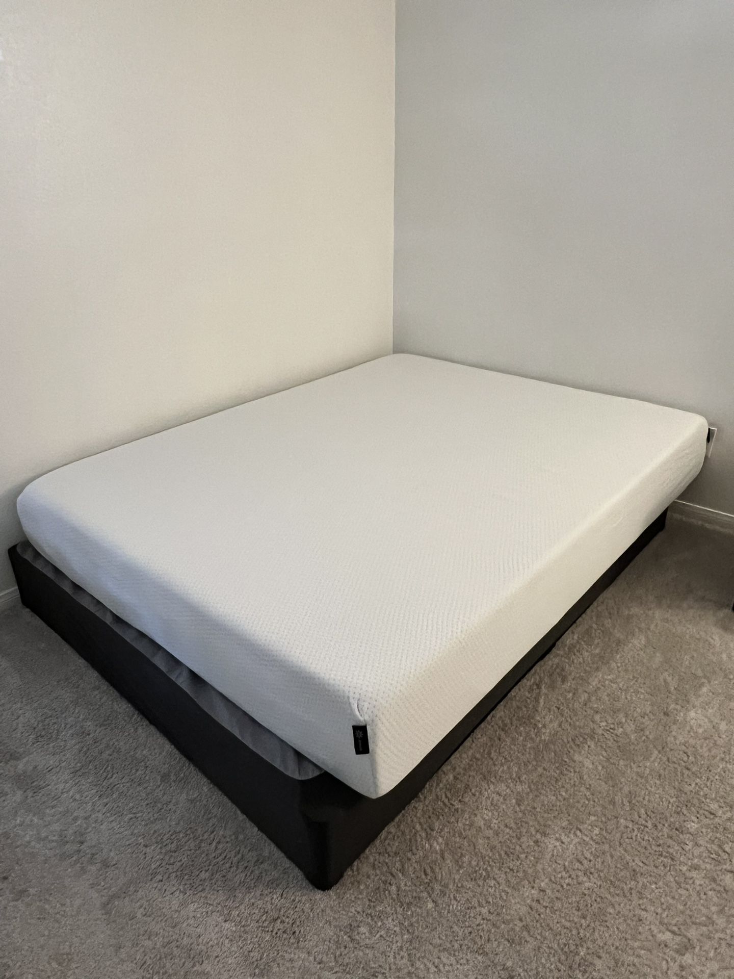 Zinus Memory Foam Queen Mattress With Box Spring