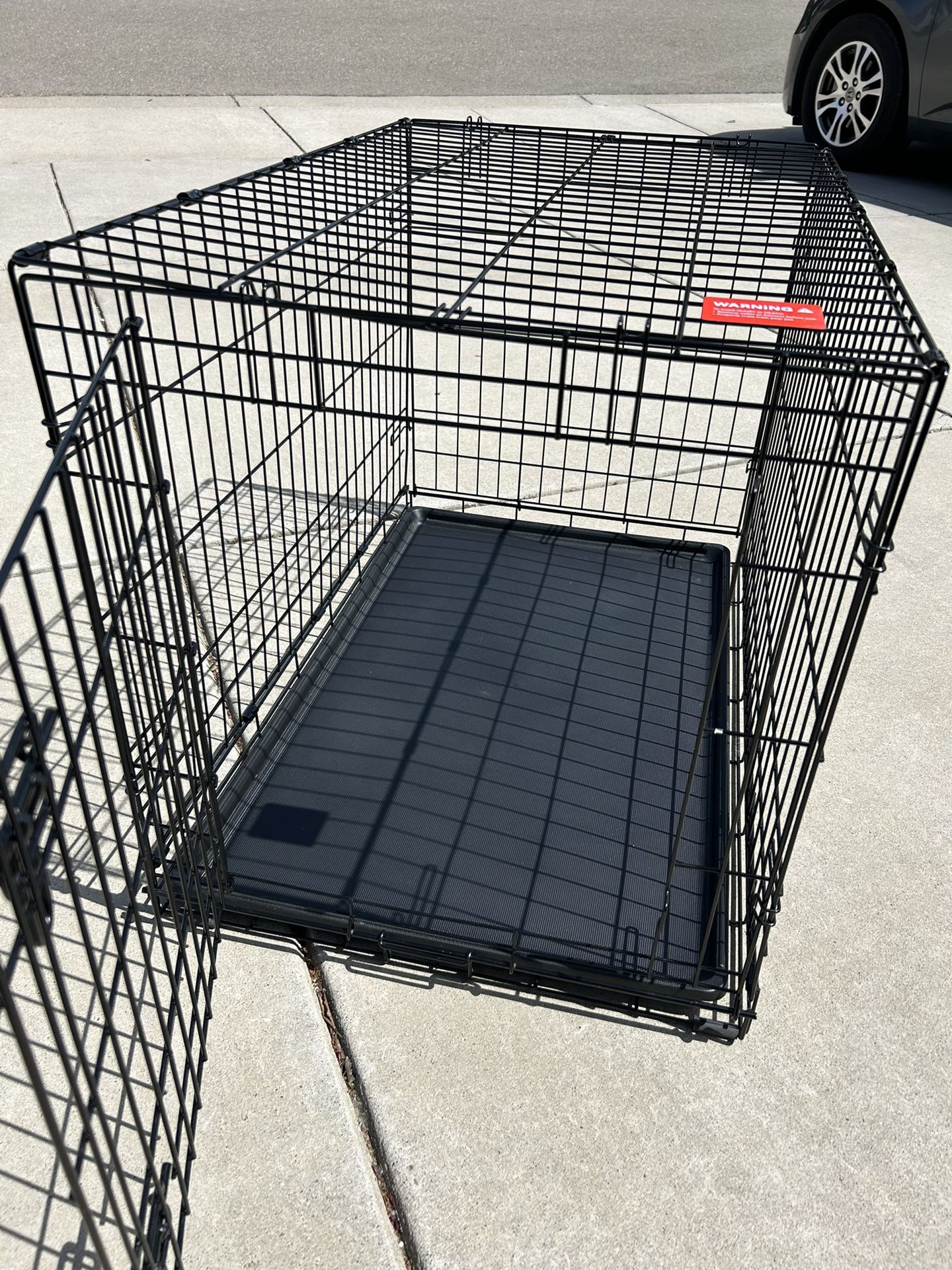 Dog Crate-3 Weeks Old. Like New. 36”x 24”x 22”