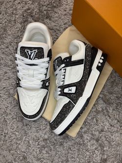 Lv shoe size 7