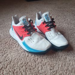 Nike Kyrie Men's Sz 11