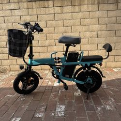Folding electric bicycle