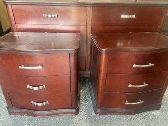 Dresser set