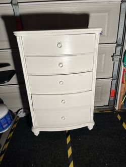 White American Standard Wooden 5 Drawer Chest