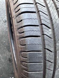 Michelin Tire 235 /55 R19– LIGHTLY USED