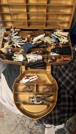 Star Wars figure lot and Case