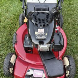   Toro Self Propelled 22” Lawn Mower (Excellent Condition) 