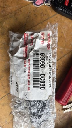 Tail gate handle 2004 Toyota sequoia