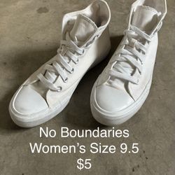 No Boundaries Women’s Size 9.5