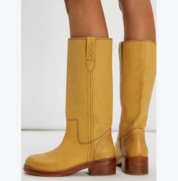 Yellow size 10 women’s wide leg leather knee-high boots with pebbled texture #kneehigh #leather