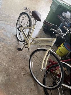 Schwinn women’s Gateway bicycle