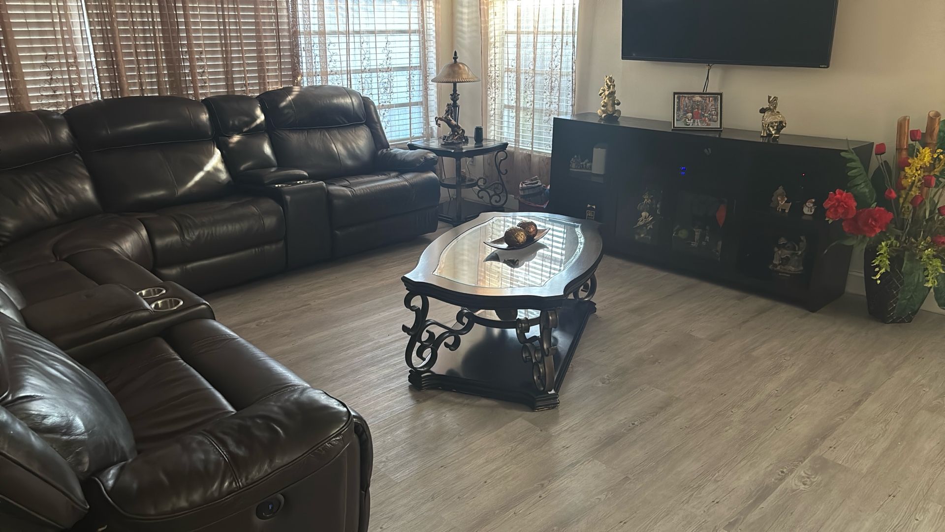 Living Room Set (Juego De Sala)/Sofa