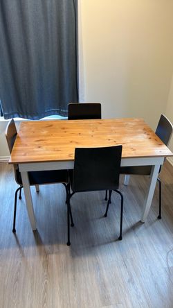 Table & 4 Chairs
