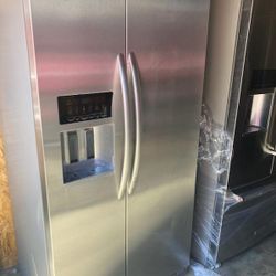  Kitchen Aid Side By Side Stainless Steel Refrigerator 