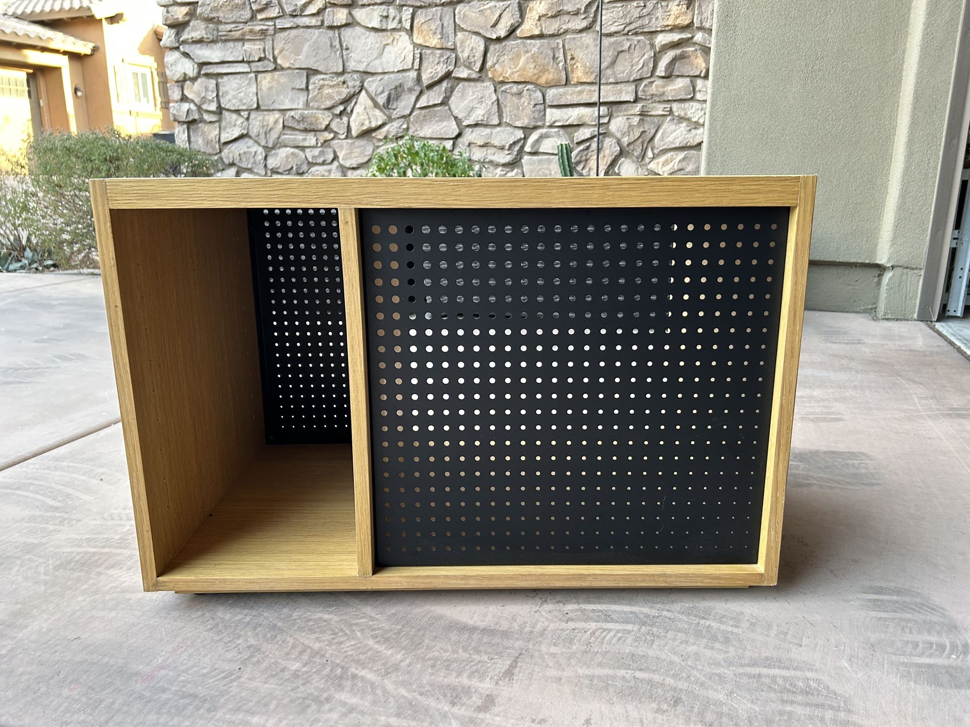 Table Storage Shelf Media Record LP Seating Element