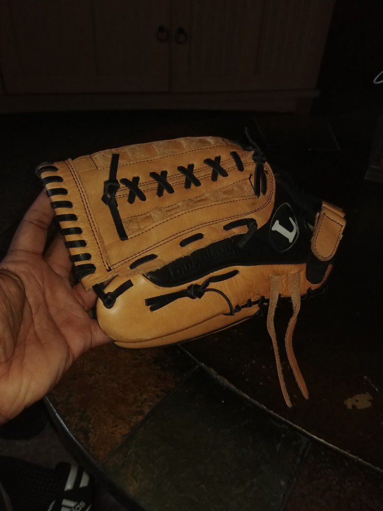 Louisville Slugger LP1350 Baseball/Softball Glove