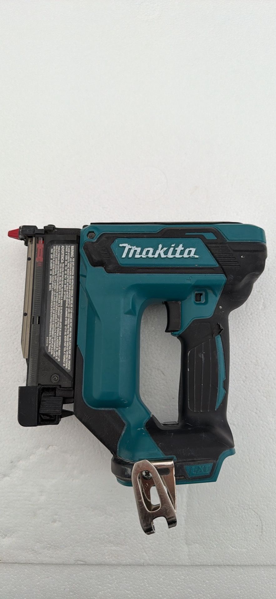 🔥 Makita XTP02Z-R 18V LXT Lithium-Ion Cordless 23 Gauge Pin Nailer (Tool Only)