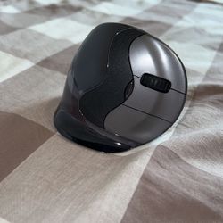 Evoluent Ergonomic Mouse 